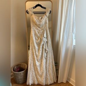 New with tag ML Monique Lhullier Off Shoulder White Metallic Gown, Sz 4